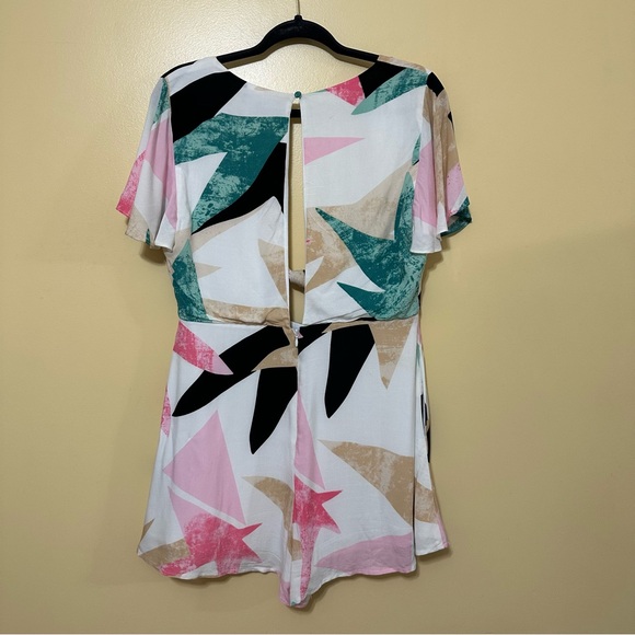 Lulus Color Me Cute Abstract Flutter Sleeve Romper Women Med White - Picture 7 of 8